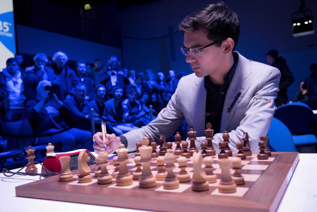 Anish Giri dutch grandmaster defending position in sinquefield cup 2026.